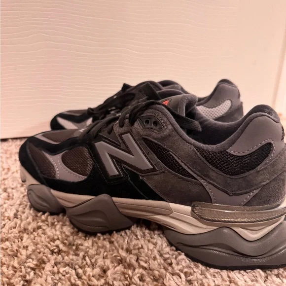 New Balance9060 Black and Gray Sneakers